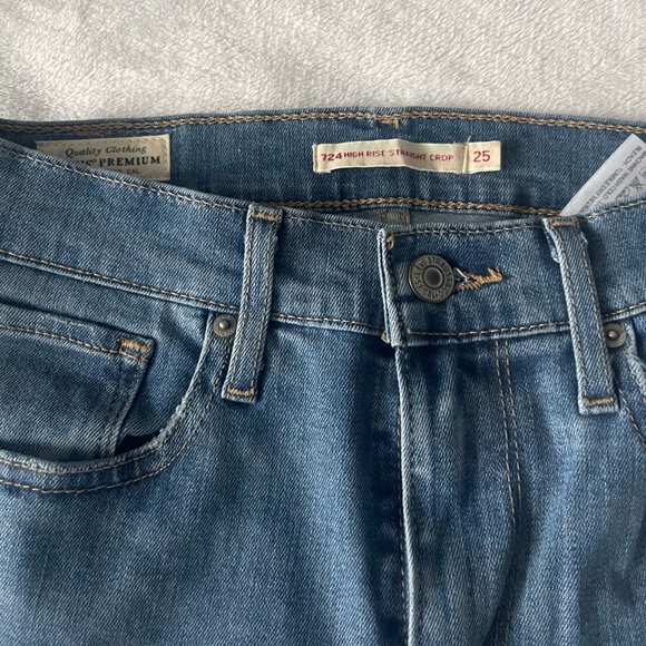 Levi’s flare ankle jean - Picture 2 of 3